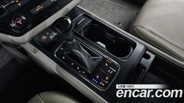 Kia Canival 2016 — photo 9