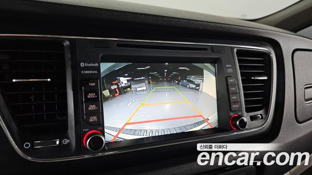 Kia Canival 2016 — photo 16