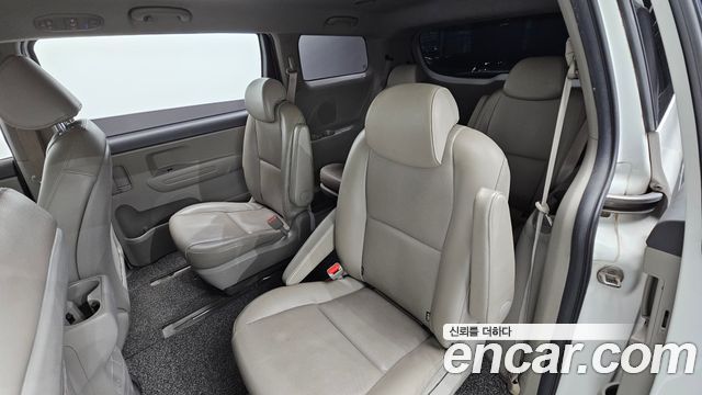 Kia Canival 2016 — photo 19