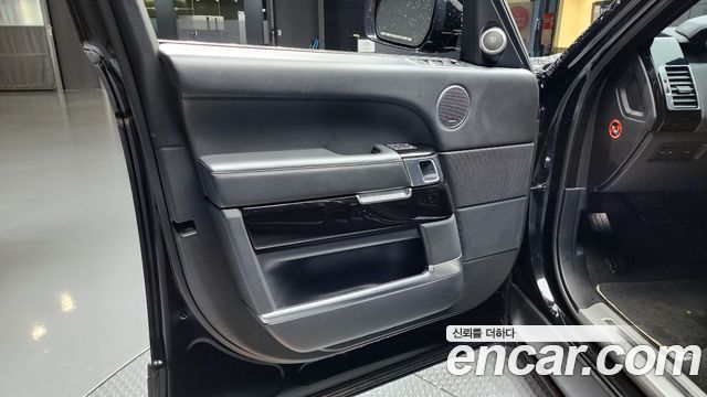 Land Rover Range Rover 2017 — photo 14