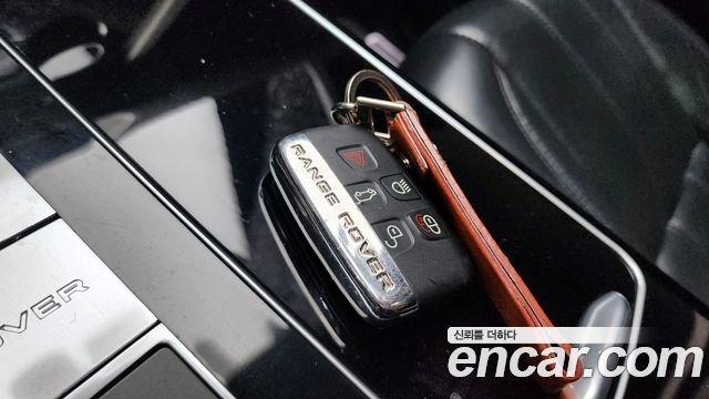 Land Rover Range Rover 2017 — photo 29