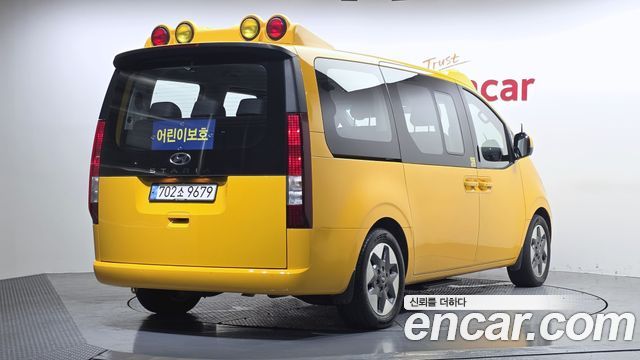 Hyundai Staria 2024 — photo 2