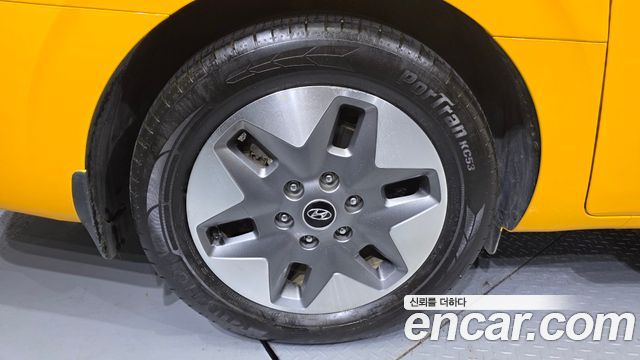 Hyundai Staria 2024 — photo 5