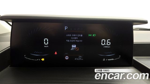 Hyundai Staria 2024 — photo 11