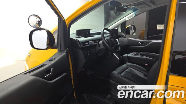 Hyundai Staria 2024 — photo 13