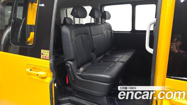 Hyundai Staria 2024 — photo 17