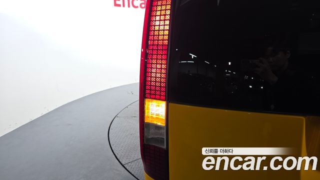 Hyundai Staria 2024 — photo 9