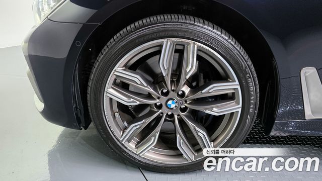 BMW 7-Series 2018 — photo 5