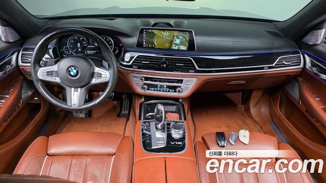 BMW 7-Series 2018 — photo 10