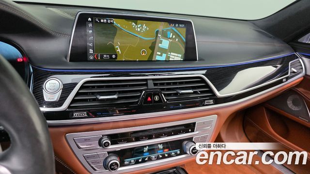 BMW 7-Series 2018 — photo 20