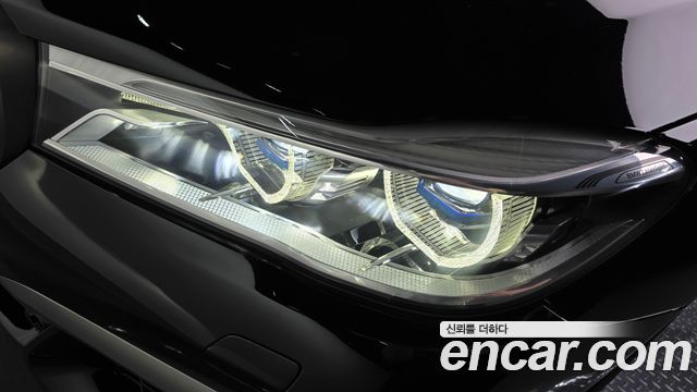 BMW 7-Series 2018 — photo 8