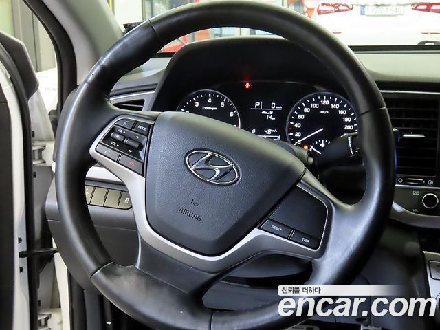 Hyundai AVANTE 2016 — photo 8