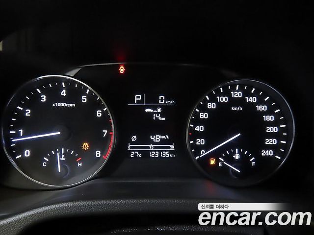 Hyundai AVANTE 2016 — photo 9