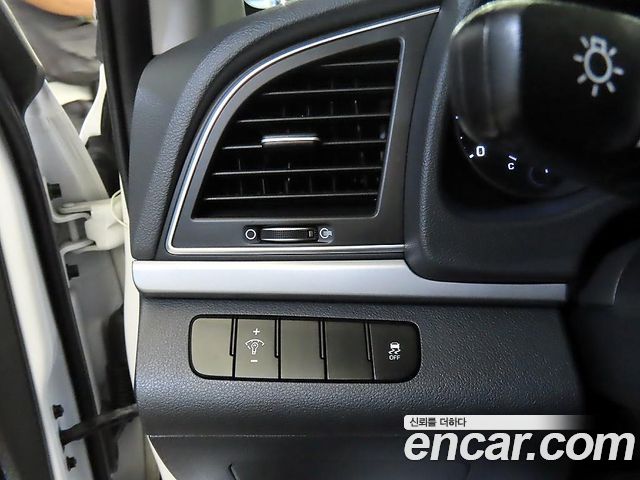 Hyundai AVANTE 2016 — photo 15