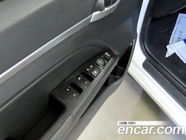 Hyundai AVANTE 2016 — photo 16