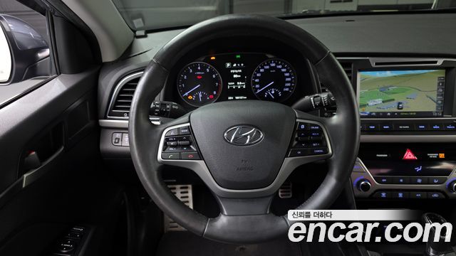 Hyundai AVANTE 2016 — photo 14
