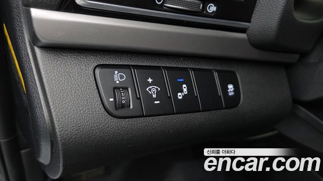 Hyundai AVANTE 2016 — photo 18