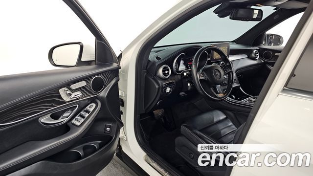 Mercedes-Benz GLC-Class 2016 — photo 10