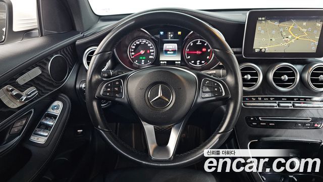 Mercedes-Benz GLC-Class 2016 — photo 13