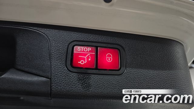 Mercedes-Benz GLC-Class 2016 — photo 16