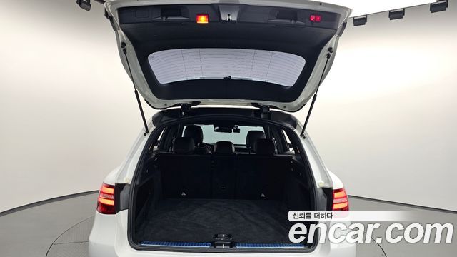 Mercedes-Benz GLC-Class 2016 — photo 17