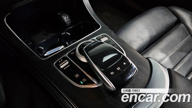 Mercedes-Benz GLC-Class 2016 — photo 18