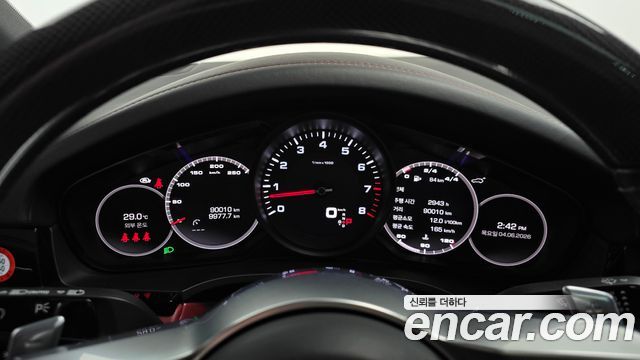 Porsche Cayenne 2021 — photo 8