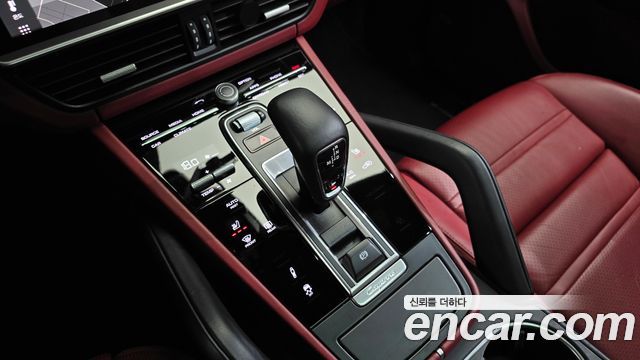 Porsche Cayenne 2021 — photo 9