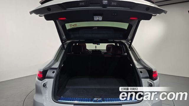 Porsche Cayenne 2021 — photo 19