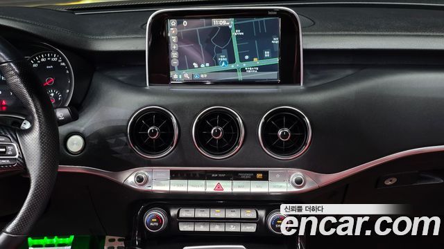 Kia Stinger 2018 — photo 24