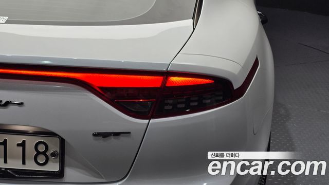 Kia Stinger 2018 — photo 9