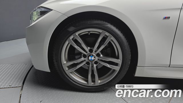BMW 3-Series 2018 — photo 5