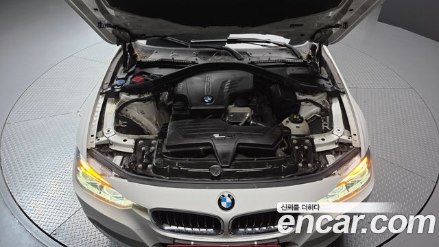 BMW 3-Series 2018 — photo 6