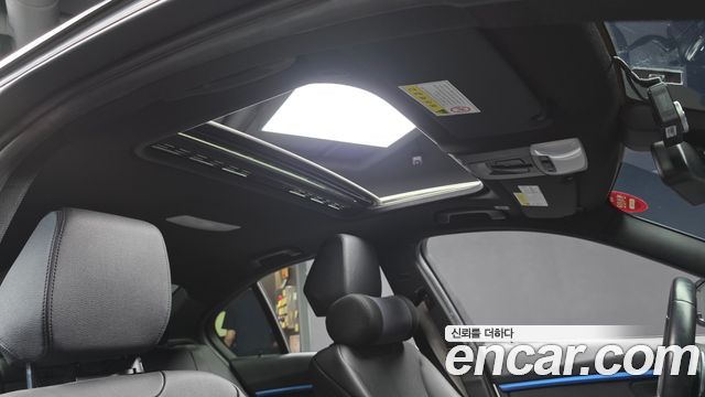 BMW 3-Series 2018 — photo 21