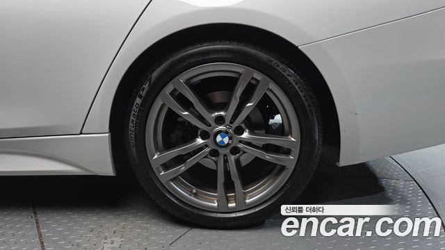 BMW 3-Series 2018 — photo 7