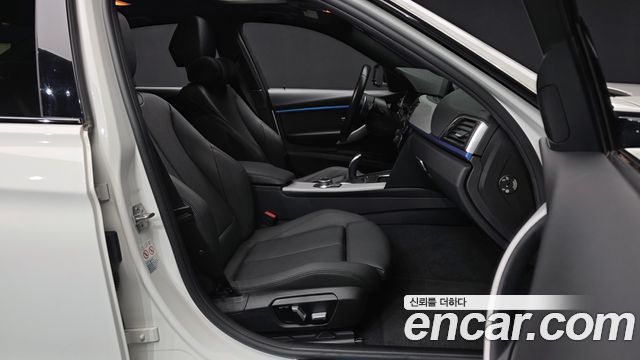 BMW 3-Series 2018 — photo 16