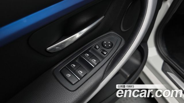 BMW 3-Series 2018 — photo 27