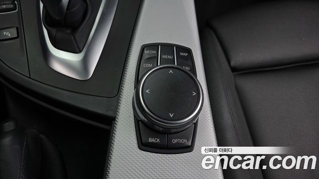 BMW 3-Series 2018 — photo 30