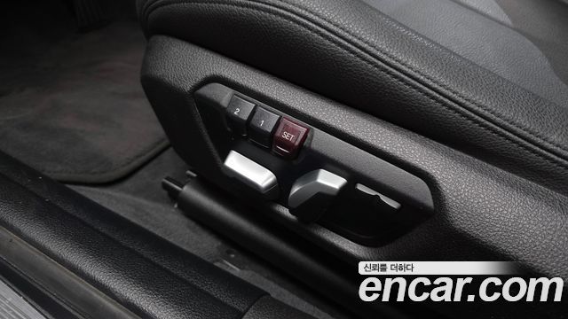 BMW 3-Series 2018 — photo 31