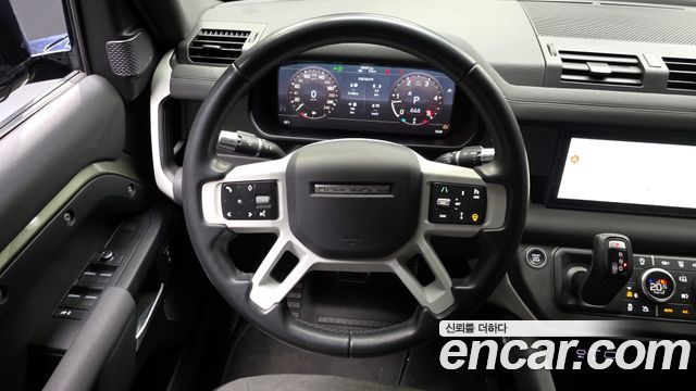 Land Rover Defender 2020 — photo 13