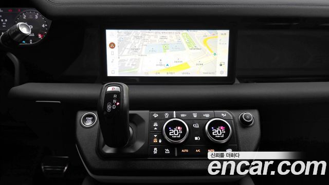 Land Rover Defender 2020 — photo 15