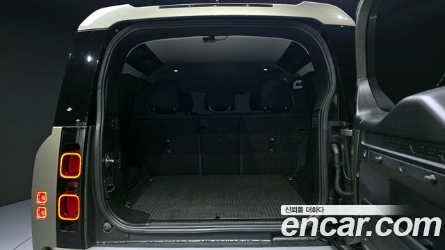 Land Rover Defender 2020 — photo 20