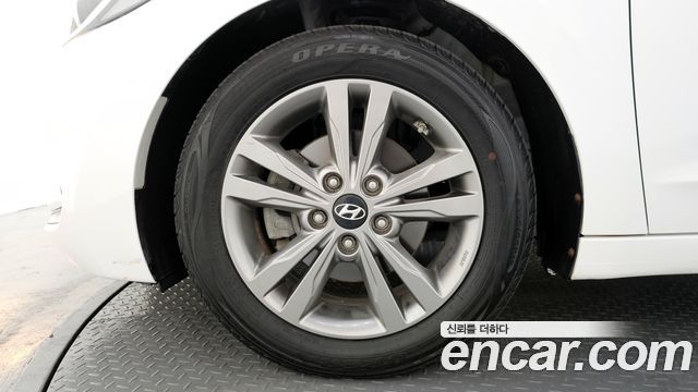 Hyundai AVANTE 2016 — photo 5