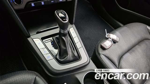 Hyundai AVANTE 2016 — photo 9