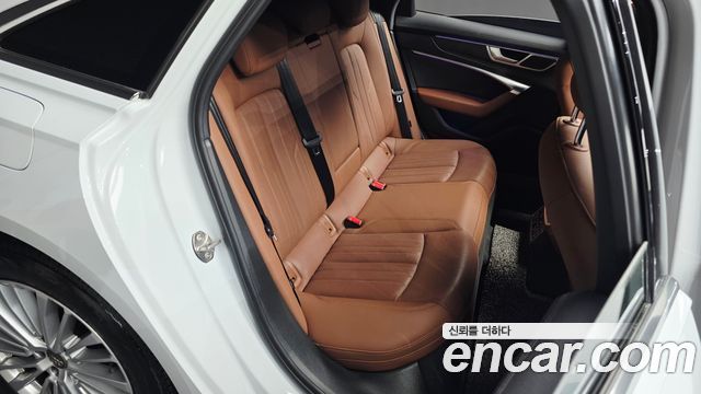 Audi A6 2020 — photo 16