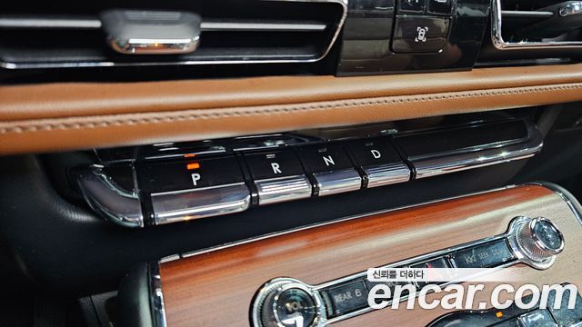 Lincoln Aviator 2023 — photo 9