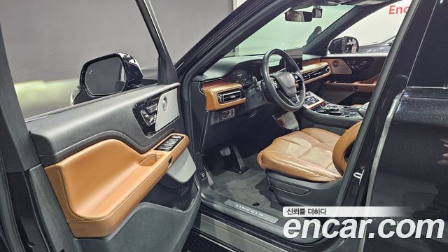 Lincoln Aviator 2023 — photo 10