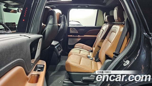 Lincoln Aviator 2023 — photo 11