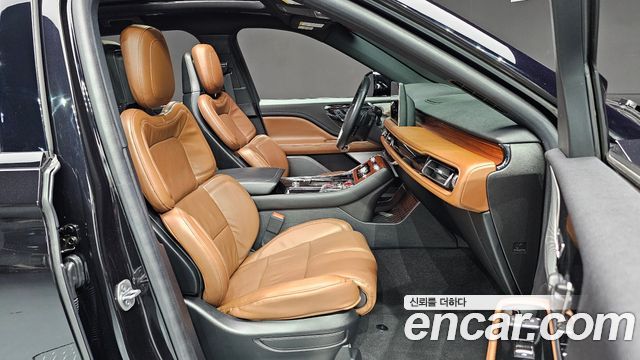 Lincoln Aviator 2023 — photo 12