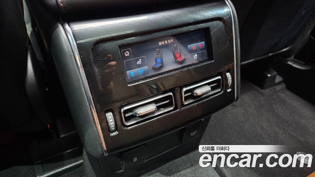 Lincoln Aviator 2023 — photo 19